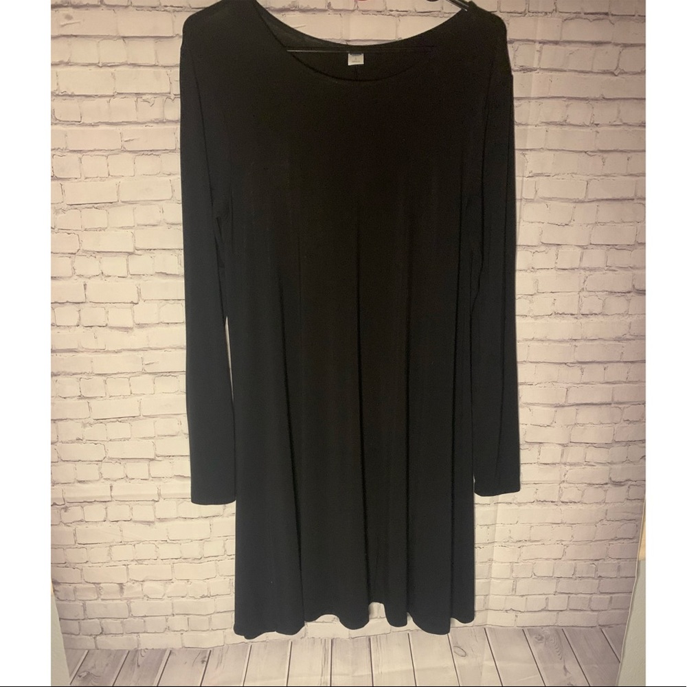 Old Navy- Large Black Long-sleeved Dress